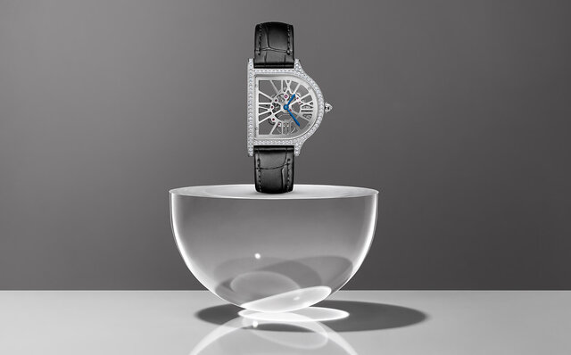 Watches & Wonders 2021新作。独創的な“鐘”型の「クロシュ ドゥ カルティエ」｜CARTIER