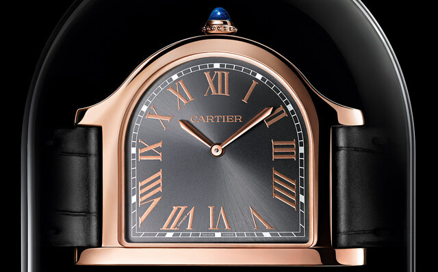 Watches & Wonders 2021新作。独創的な“鐘”型の「クロシュ ドゥ カルティエ」｜CARTIER