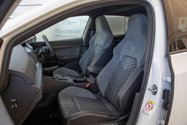 高級感がうんと高まった印象──新型フォルクスワーゲン ゴルフに試乗|Volkswagen 高級感がうんと高まった印象──新型フォルクスワーゲン ゴルフに試乗|Volkswagen