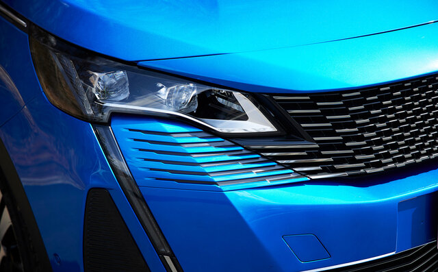 電動化時代の会心作だった──プジョー3008 ハイブリッド4に試乗｜PEUGEOT