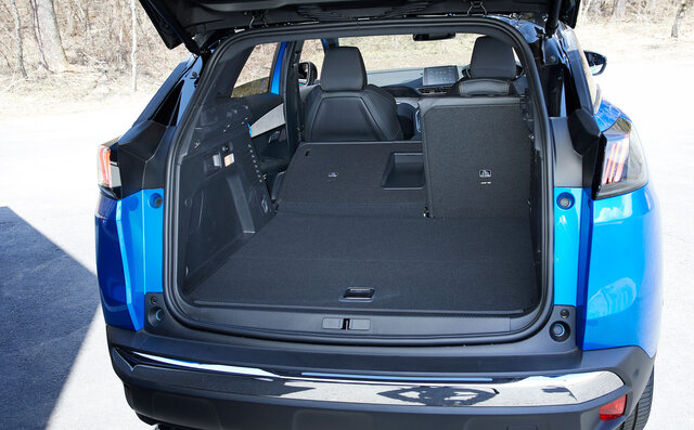 電動化時代の会心作だった──プジョー3008 ハイブリッド4に試乗｜PEUGEOT