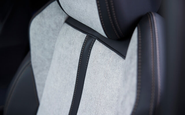 電動化時代の会心作だった──プジョー3008 ハイブリッド4に試乗｜PEUGEOT