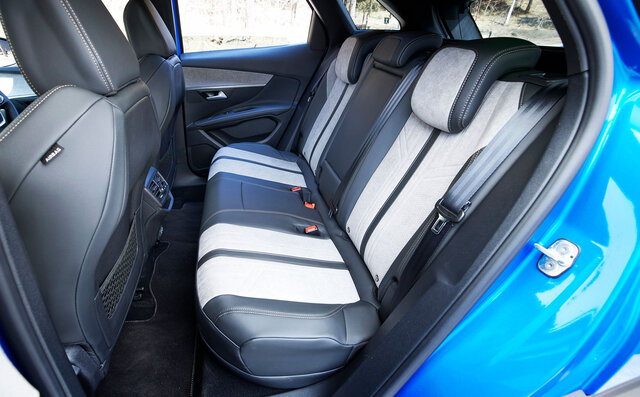 電動化時代の会心作だった──プジョー3008 ハイブリッド4に試乗｜PEUGEOT