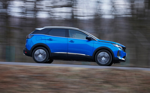 電動化時代の会心作だった──プジョー3008 ハイブリッド4に試乗｜PEUGEOT