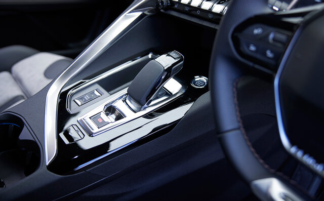 電動化時代の会心作だった──プジョー3008 ハイブリッド4に試乗｜PEUGEOT