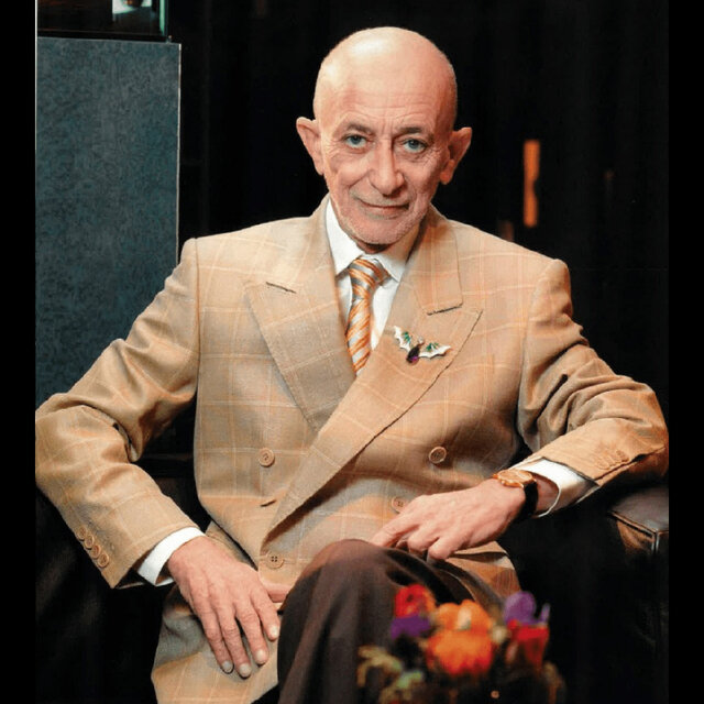 クリアなスカルを配したミステリアスな新作「バブル 47 エックスレイ」|CORUM クリアなスカルを配したミステリアスな新作「バブル 47 エックスレイ」|CORUM