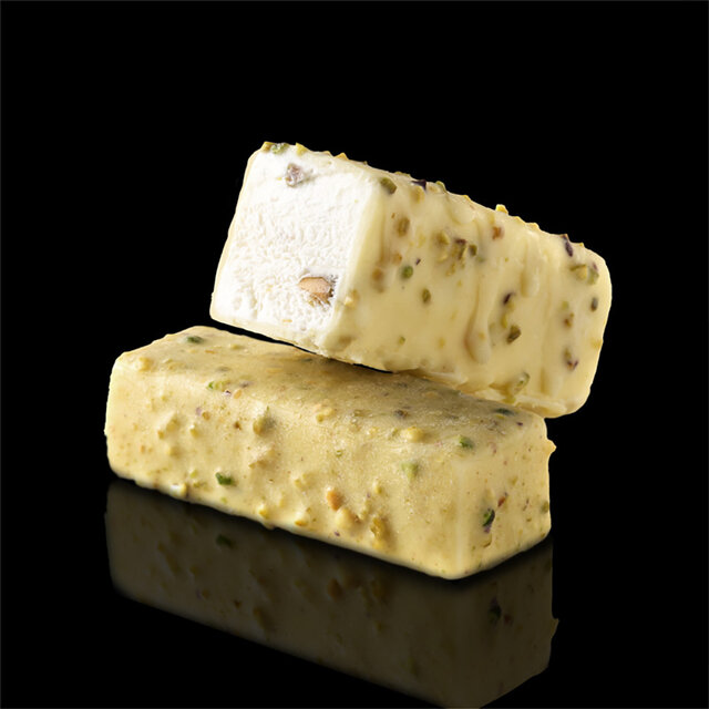 フレーバーはナッツやフルーツをふんだんに使用した4種類。イタリア生まれの新食感アイスデザート|BVLGARI IL CIOCCOLATO フレーバーはナッツやフルーツをふんだんに使用した4種類。イタリア生まれの新食感アイスデザート|BVLGARI IL CIOCCOLATO