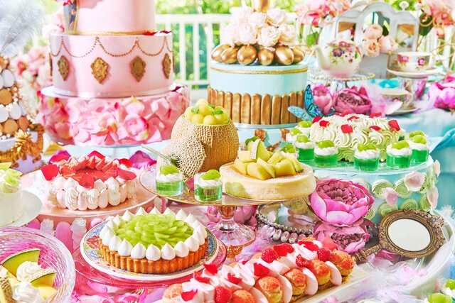 マリー・アントワネットの世界観に没入、旬のフルーツを楽しむスイーツビュッフェ|EAT マリー・アントワネットの世界観に没入、旬のフルーツを楽しむスイーツビュッフェ|EAT