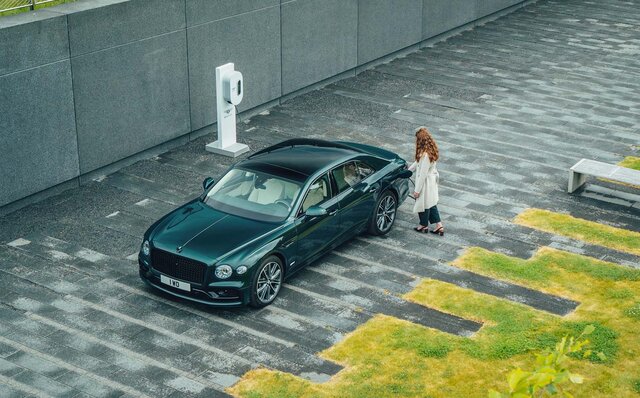 ベントレー フライングスパーにハイブリッドモデル登場|Bentley ベントレー フライングスパーにハイブリッドモデル登場|Bentley