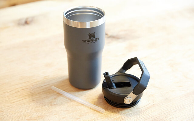 ワンタッチで飲める「アイスフローシリーズ」誕生｜STANLEY