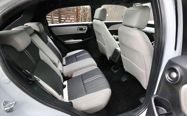 ライバルに差をつけた上質な走りと装備──ホンダ新型「ヴェゼル」に試乗|HONDA ライバルに差をつけた上質な走りと装備──ホンダ新型「ヴェゼル」に試乗|HONDA