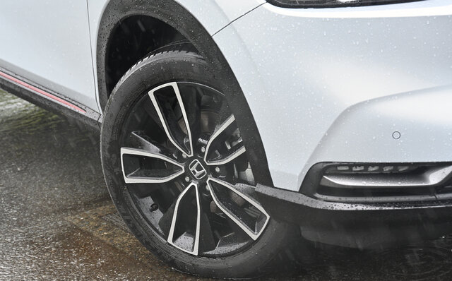 ライバルに差をつけた上質な走りと装備──ホンダ新型「ヴェゼル」に試乗｜HONDA