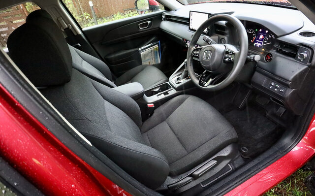 ライバルに差をつけた上質な走りと装備──ホンダ新型「ヴェゼル」に試乗｜HONDA