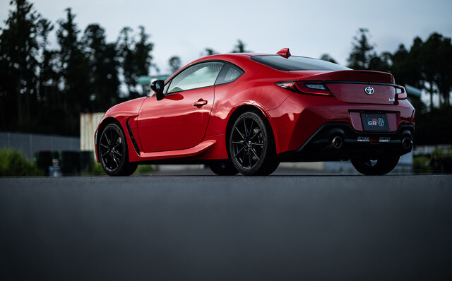異なるテイストのスポーツカーに進化──新型トヨタ86 & スバルBRZに試乗|TOYOTA 異なるテイストのスポーツカーに進化──新型トヨタ86 & スバルBRZに試乗|TOYOTA