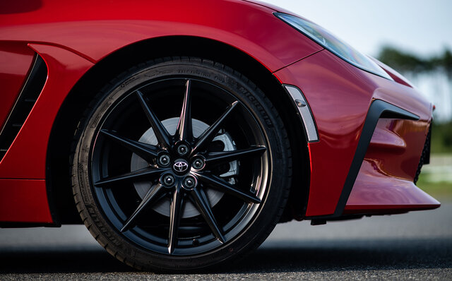 異なるテイストのスポーツカーに進化──新型トヨタ86 & スバルBRZに試乗|TOYOTA 異なるテイストのスポーツカーに進化──新型トヨタ86 & スバルBRZに試乗|TOYOTA
