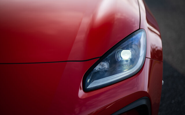 異なるテイストのスポーツカーに進化──新型トヨタ86 & スバルBRZに試乗|TOYOTA 異なるテイストのスポーツカーに進化──新型トヨタ86 & スバルBRZに試乗|TOYOTA