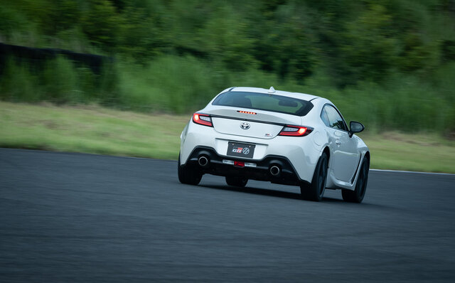 異なるテイストのスポーツカーに進化──新型トヨタ86 & スバルBRZに試乗|TOYOTA 異なるテイストのスポーツカーに進化──新型トヨタ86 & スバルBRZに試乗|TOYOTA