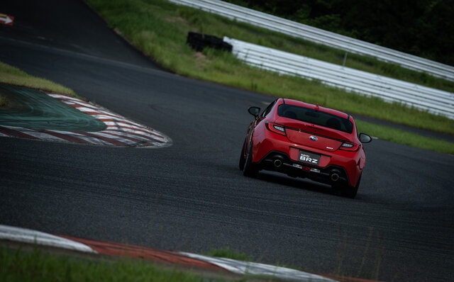 異なるテイストのスポーツカーに進化──新型トヨタ86 & スバルBRZに試乗|TOYOTA 異なるテイストのスポーツカーに進化──新型トヨタ86 & スバルBRZに試乗|TOYOTA