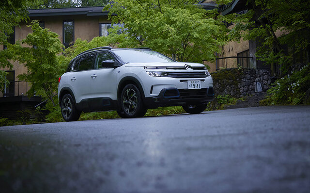 マジックカーペット・ライドは電動化でも健在──シトロエンC5エアクロスPHEVに試乗|Citroën マジックカーペット・ライドは電動化でも健在──シトロエンC5エアクロスPHEVに試乗|Citroën