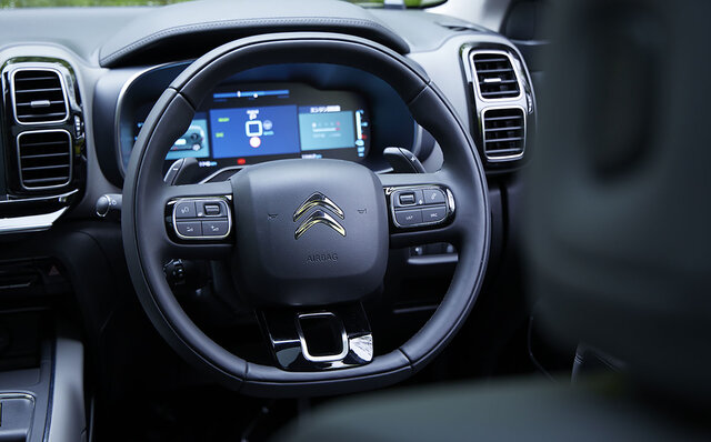 マジックカーペット・ライドは電動化でも健在──シトロエンC5エアクロスPHEVに試乗|Citroën マジックカーペット・ライドは電動化でも健在──シトロエンC5エアクロスPHEVに試乗|Citroën
