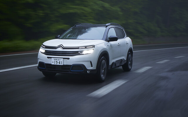 マジックカーペット・ライドは電動化でも健在──シトロエンC5エアクロスPHEVに試乗|Citroën マジックカーペット・ライドは電動化でも健在──シトロエンC5エアクロスPHEVに試乗|Citroën