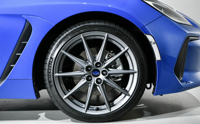 フルモデルチェンジを受けた新型スバルBRZが発表｜SUBARU