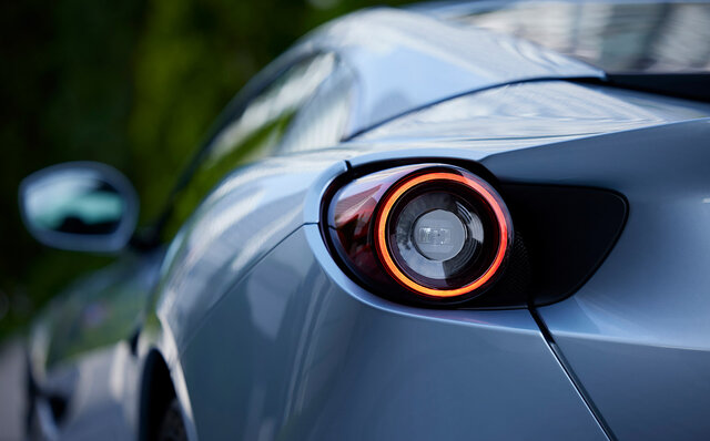 例え50km/hでも十分楽しい──フェラーリポルトフィーノMに試乗｜Ferrari