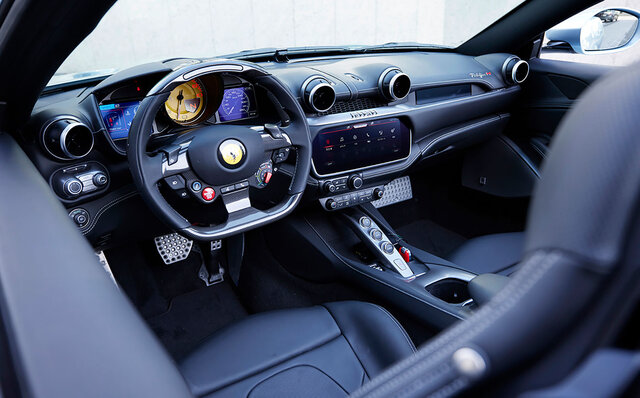 例え50km/hでも十分楽しい──フェラーリポルトフィーノMに試乗｜Ferrari