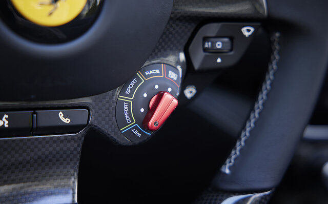 例え50km/hでも十分楽しい──フェラーリポルトフィーノMに試乗｜Ferrari