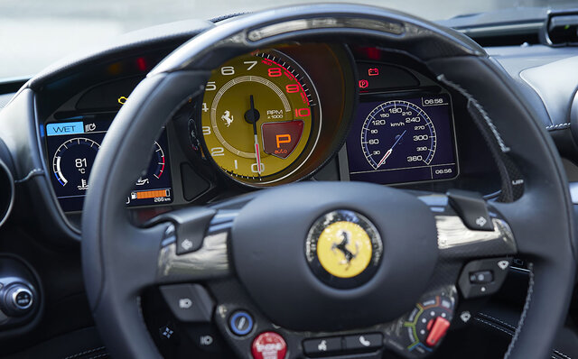 例え50km/hでも十分楽しい──フェラーリポルトフィーノMに試乗｜Ferrari