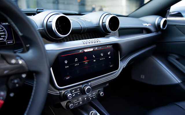 例え50km/hでも十分楽しい──フェラーリポルトフィーノMに試乗｜Ferrari