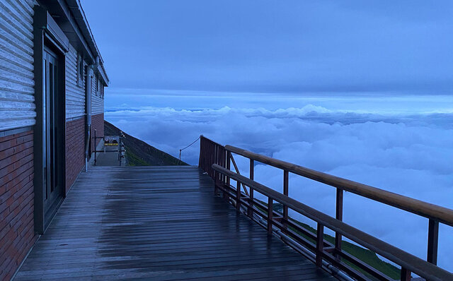富士登山の第一人者と一緒に登頂する格別体験。「グラマラス富士登山」のススメ｜TRAVEL