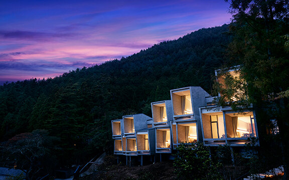 富士登山の第一人者と一緒に登頂する格別体験。「グラマラス富士登山」のススメ｜TRAVEL