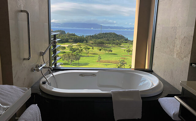 クラブラウンジを新設！「ザ・リッツ・カールトン沖縄」の実力やいかに!?｜TRAVEL