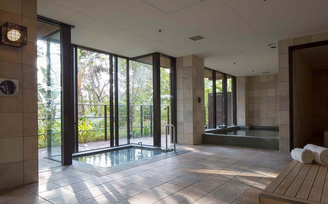 クラブラウンジを新設！「ザ・リッツ・カールトン沖縄」の実力やいかに!?｜TRAVEL