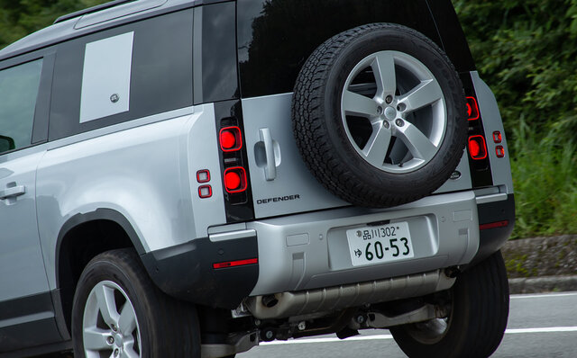 今もっとも魅力的なスタイリングのSUV──新型ディフェンダー90に試乗｜Land Rover