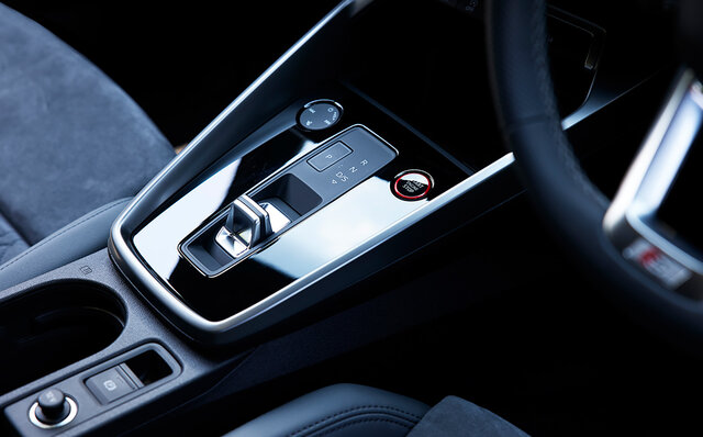 まさにスポーツハッチバックをドライブする醍醐味が味わえる──新型アウディS3スポーツバックに試乗|Audi まさにスポーツハッチバックをドライブする醍醐味が味わえる──新型アウディS3スポーツバックに試乗|Audi