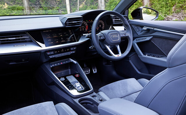 まさにスポーツハッチバックをドライブする醍醐味が味わえる──新型アウディS3スポーツバックに試乗|Audi まさにスポーツハッチバックをドライブする醍醐味が味わえる──新型アウディS3スポーツバックに試乗|Audi