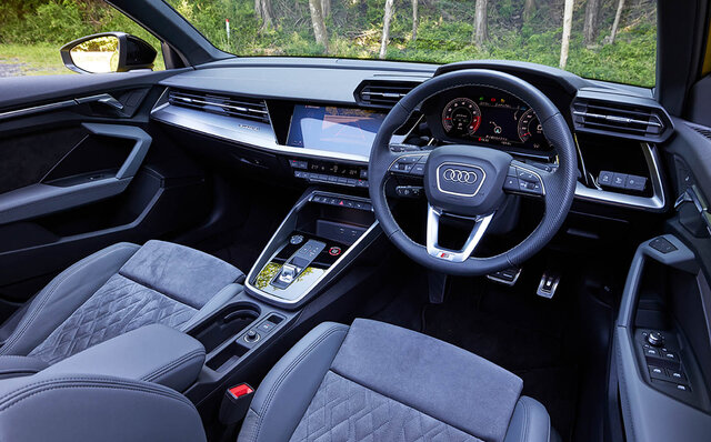 まさにスポーツハッチバックをドライブする醍醐味が味わえる──新型アウディS3スポーツバックに試乗|Audi まさにスポーツハッチバックをドライブする醍醐味が味わえる──新型アウディS3スポーツバックに試乗|Audi