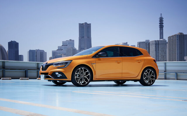 まさに円熟の域にある究極のハンドリングマシン──ルノー メガーヌR.S. に試乗｜Renault