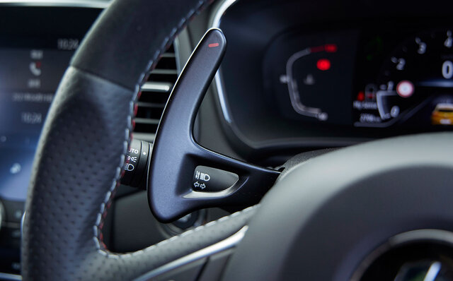 まさに円熟の域にある究極のハンドリングマシン──ルノー メガーヌR.S. に試乗|Renault まさに円熟の域にある究極のハンドリングマシン──ルノー メガーヌR.S. に試乗|Renault