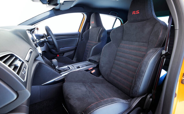 まさに円熟の域にある究極のハンドリングマシン──ルノー メガーヌR.S. に試乗|Renault まさに円熟の域にある究極のハンドリングマシン──ルノー メガーヌR.S. に試乗|Renault