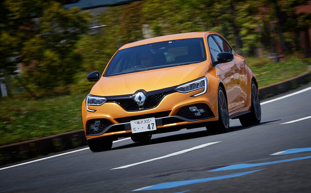 まさに円熟の域にある究極のハンドリングマシン──ルノー メガーヌR.S. に試乗｜Renault