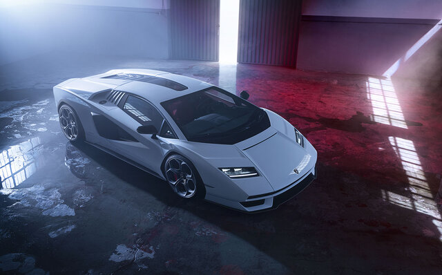 ランボルギーニ、カウンタック50周年を記念した新型「カウンタックLPI 800-4」発表|Lamborghini ランボルギーニ、カウンタック50周年を記念した新型「カウンタックLPI 800-4」発表|Lamborghini