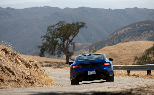 日産、新型スポーツカー「Z」を発表──歴代モデルと同様に「手が届くスポーツカー」として進化｜日産