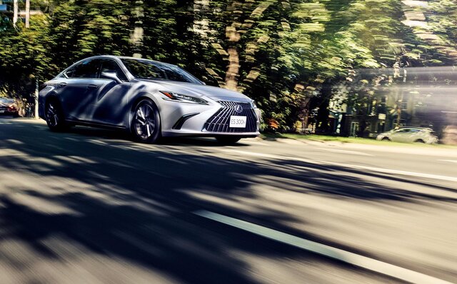 エクステリア、乗り心地、走行性能をブラッシュアップ──レクサスESがマイナーチェンジ|LEXUS エクステリア、乗り心地、走行性能をブラッシュアップ──レクサスESがマイナーチェンジ|LEXUS