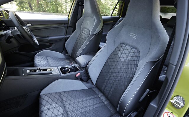 操縦性と万能性が向上した──新型フォルクスワーゲン ゴルフ バリアントに試乗｜Volkswagen