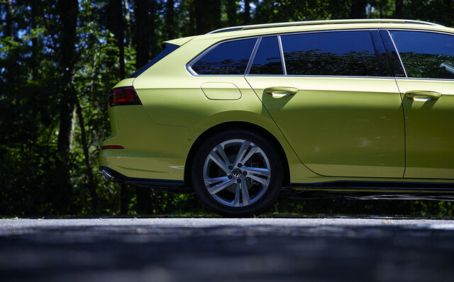 操縦性と万能性が向上した──新型フォルクスワーゲン ゴルフ バリアントに試乗｜Volkswagen