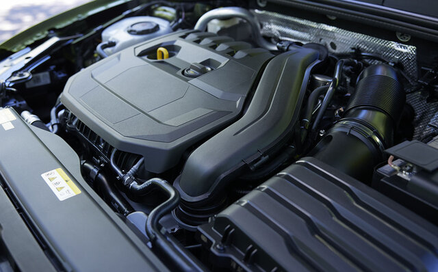 操縦性と万能性が向上した──新型フォルクスワーゲン ゴルフ バリアントに試乗｜Volkswagen