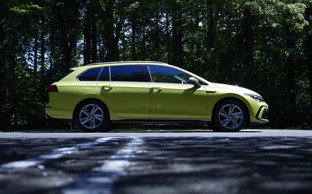 操縦性と万能性が向上した──新型フォルクスワーゲン ゴルフ バリアントに試乗｜Volkswagen